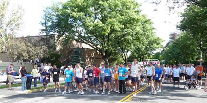 Competitors at the start of last year&#x27;s Tuckahoe Road Race.