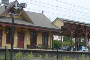 Metro-North Blames Train Delays On Bag Investigation In New Canaan