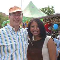 <p>Yonkers city council president Chuck Lesnick and city council candidate Corazon Pineda spent time at the festival meeting Yonkers residents.</p>