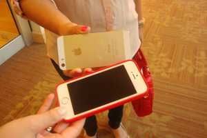 Westchester Shoppers Come Out For New iPhones