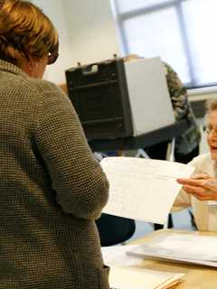 Bedford-Lewisboro-North Salem League Of Women Voters Mark Registration Day
