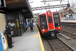 Disabled Train Near Fordham Delays Metro North Line