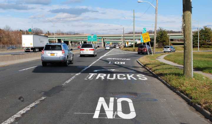 An example of the warnings adorning Westchester County Parkway.