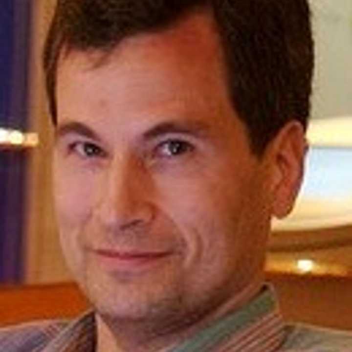 Westport resident David Pogue will leave The New York Times to help improve the tech coverage at Yahoo. 