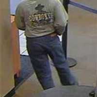 <p>A serial bank robber strikes a bank in New Rochelle. </p>