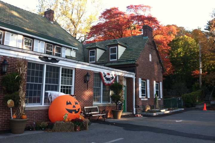 New Rochelle's Hudson Country Montessori School Invites Parents To Visit
