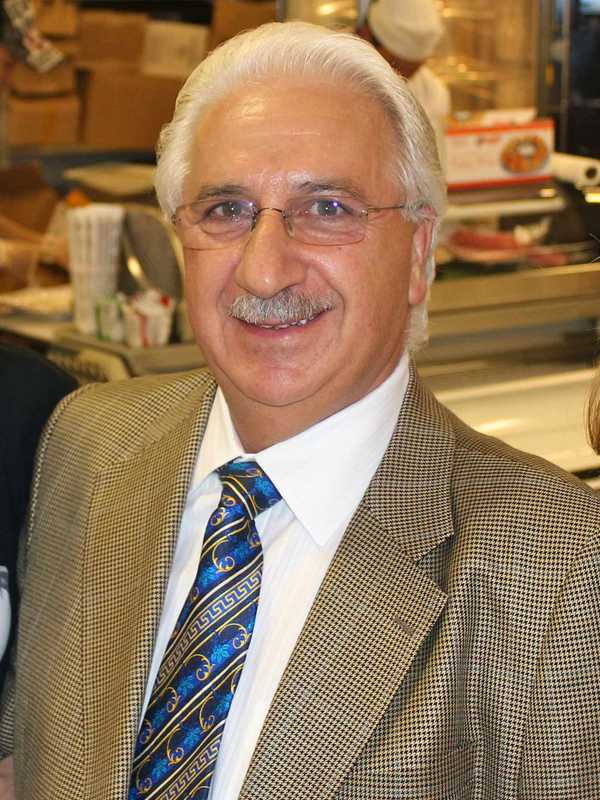 Westchester Grocer Frank DeCicco Earns Food Industry Honor