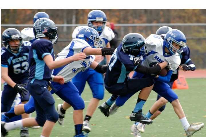 Darien Eighth-Graders Advance In Football Playoffs