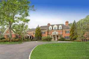 Bedford Home Offers Perfect Combination For Lifestyle, Entertaining
