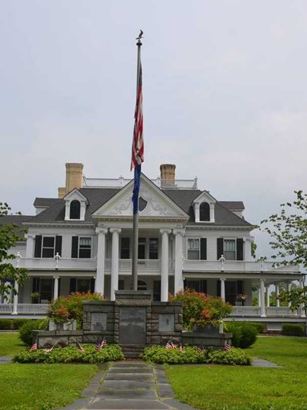 Ridgefield's Historic Lounsbury House Reopens With Gala 