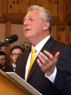 Norwalk Heralds Introduction Of Inaugural Poet Laureate Program