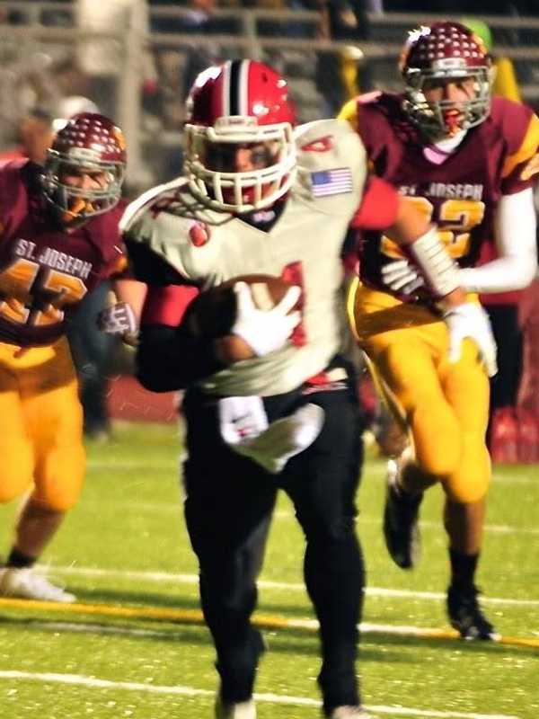 Staples, Greenwich Kick Off Thursday In Football