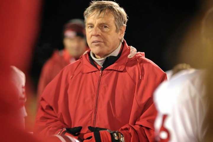 New Canaan Football Team Plays North Haven Saturday