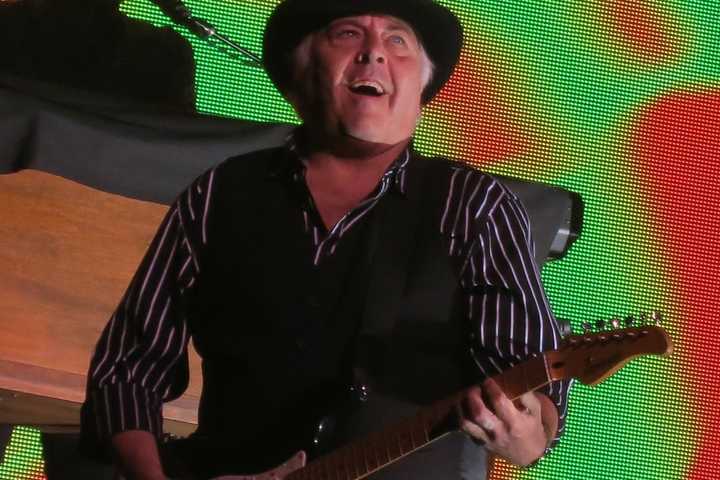 Famed Rock Guitarists Join Tarrytown Concert For Wounded Vets