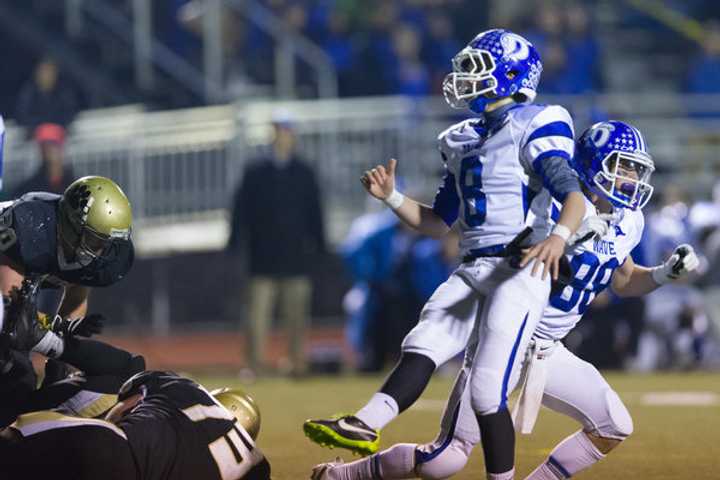 Darien High Football Takes On Middletown In Semifinals