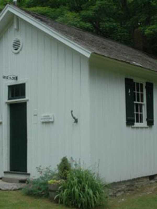 Take A Tour, Socialize At Adams Schoolhouse Holiday Event In Easton