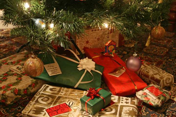 Excedrin is sponsoring complimentary holiday gift wrapping in Norwalk, New Canaan and Greenwich.