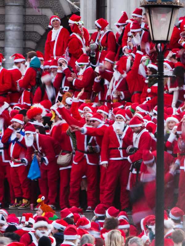 Metro-North Imposes Alcohol Ban For SantaCon Event
