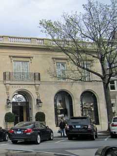 Thieves Hit Greenwich Ralph Lauren, Make Off With Thousands In Merchandise