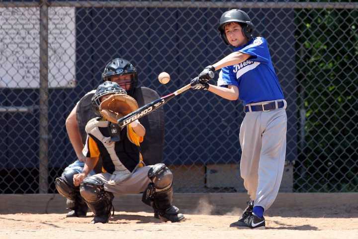 Norwalk Little League Holds Registration, Pizza Party
