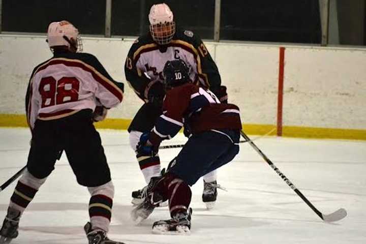 Harvey Hockey Team Ties Rye Country Day