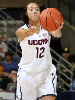 Ossining's Chong Bounces Back For UConn's Women's Basketball