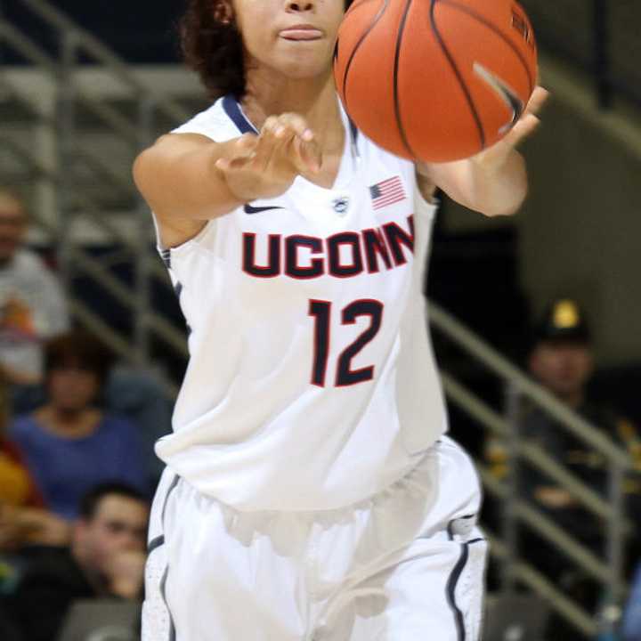 Ossining&#x27;s Saniya Chong scored 12 points for the University of Connecticut Saturday in an 86-29 win over Cincinnati.