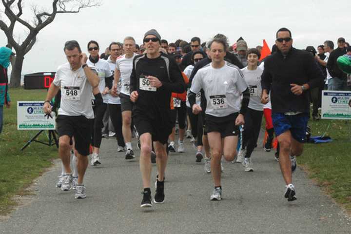 Runners, Walkers Can Join Fight Against Lyme In Westport