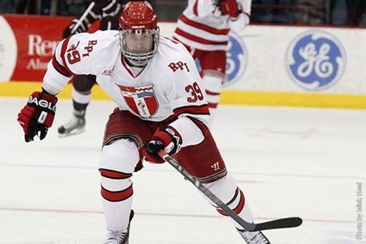 Stamford Hockey Player Signs Free Agent Deal With Rangers