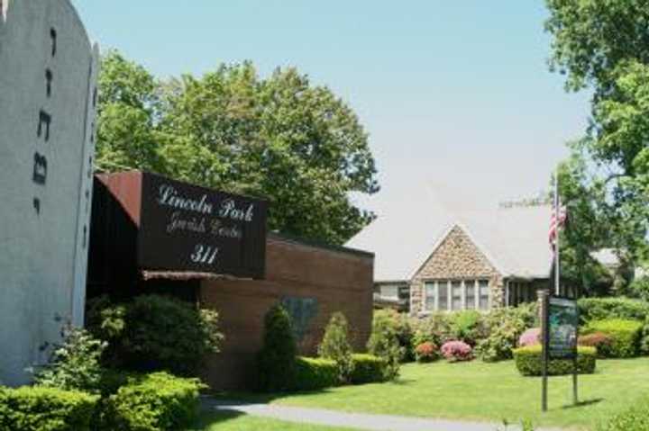 The Lincoln Park Jewish Center in Yonkers hosted thousands of students during Holocaust Remembrance Week, according to a News 12 report.  