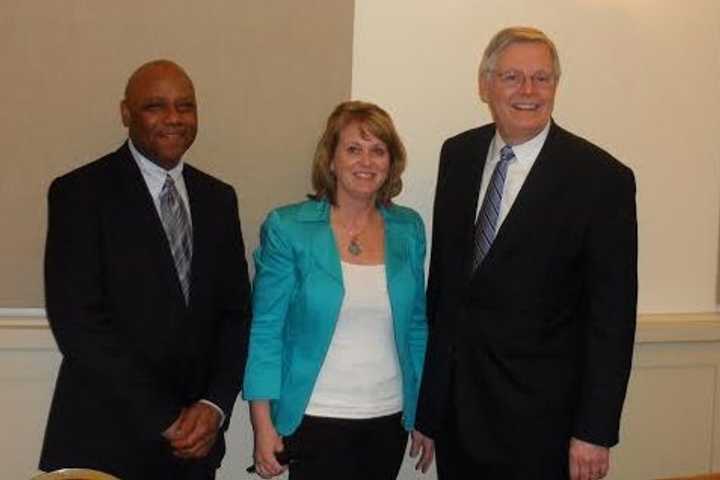 Mayor Touts Stamford In Speech At Board Of Realtors Meeting