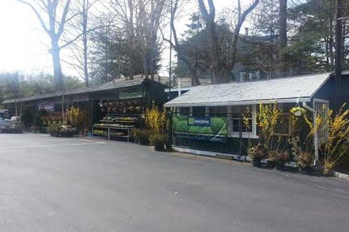 Geigers Celebrates Grand Opening As It Grows In New Canaan