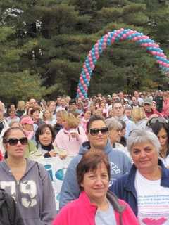 Support Connection Offers Walking Club in Yorktown