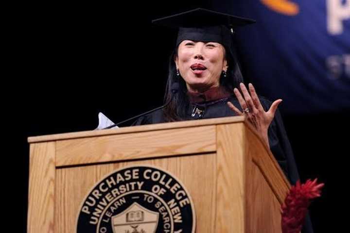 Jodi Long, a 1976 graduate of Purchase College-SUNY, speaks to students at the school&#x27;s commencement. 