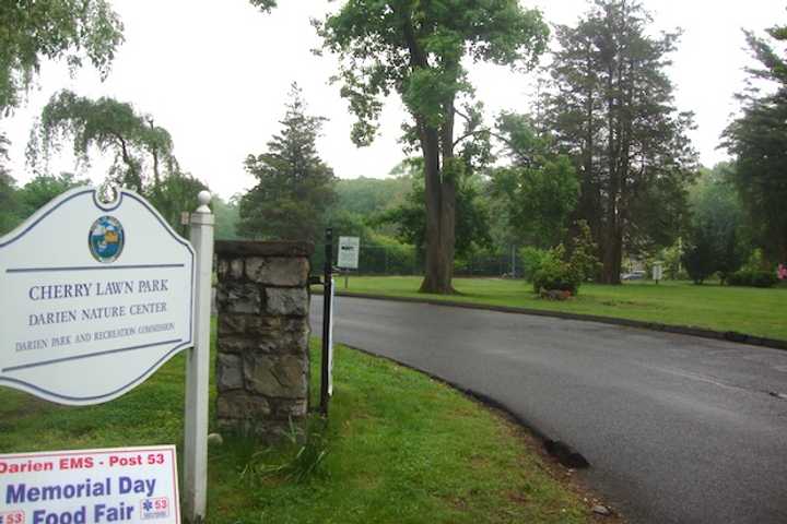 Garden Club Of Darien Donates Plantings For Cherry Lawn Park