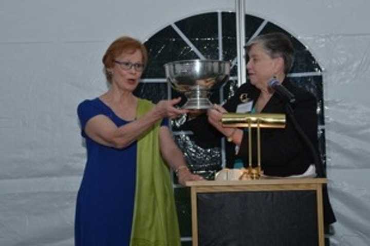 Anne Sweazey, Executive Director, Arc of Westchester Foundation and past VNS Westchester Board Member, receives the Katharine McCloskey Wilson Award from VNS Westchester board member Katharine W. Conroy.
