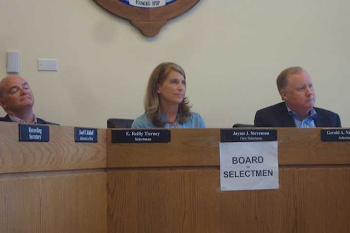 Darien Officials Question Need For Proposed Ox Ridge Cell Tower