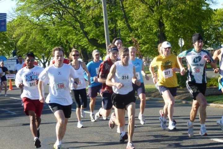 Norwalk's Lightfoot Running Club Holds 3-Mile Race Saturday