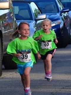 Runners Hustle On Main Street For New Canaan Mile