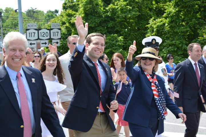 Hillary Clinton Schedules Book Signing At Chappaqua Library