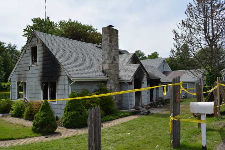 Vista Cottage Fire Displaces Six Residents