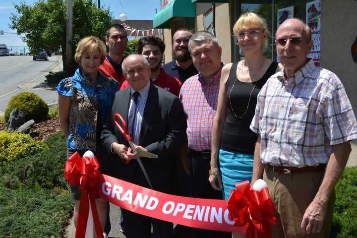 Wallauer's Celebrates Bedford Hills Store Renovation