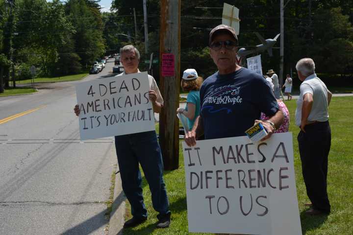 Hillary Clinton's Chappaqua Event Draws Supporters, Protesters