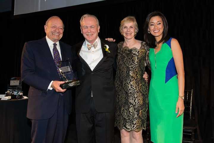 Pace Universitys President Stephen J. Friedman, Daily Voice CEO Carll Tucker and his wife Jane Bryant Quinn and Master of Ceremonies Betty Liu celebrate Tucker as Innovator of the Year.