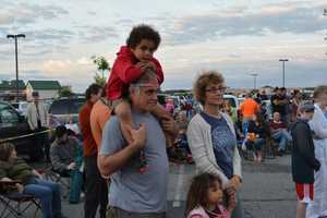 Southeast's Fireworks Celebration Includes Music, Dancing