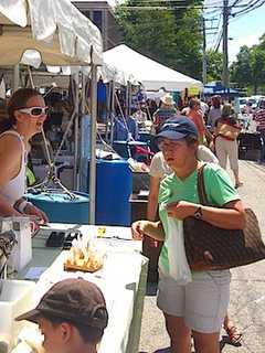 Summer Deals Return For Darien Sidewalk Sales