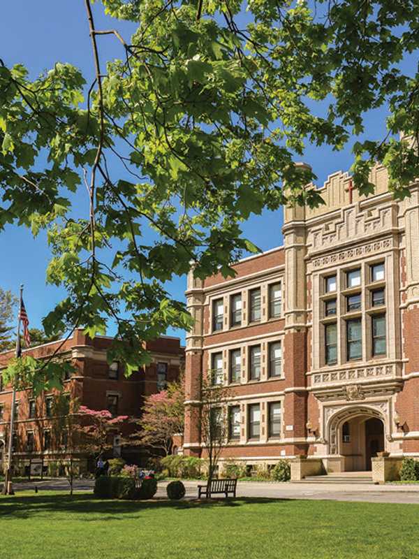 Two Concordia College Students Receive Scholarship