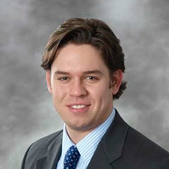 Andrew Edge is the new assistant vice president of business banking and commercial lending at CMS Bank. 