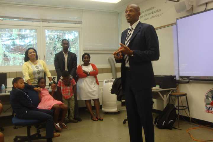 NBA's Ray Allen Donates Computer Lab To Norwalk's Ponus Ridge School