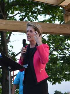 Former Primary Foe Organizes Clemency Protest At Cuomo's Westchester Home